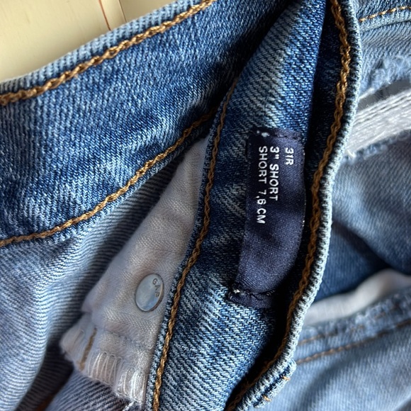 Gap Denim Shorts - Picture 3 of 4